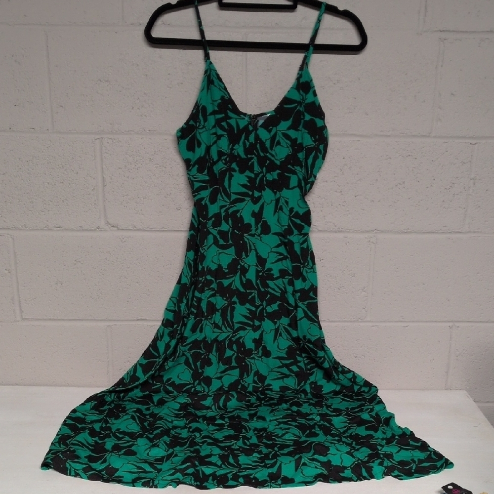 Resortwear Maxi Dress, XS, NWT, Tropical Floral, Vacation Ready - Picture 2 of 13
